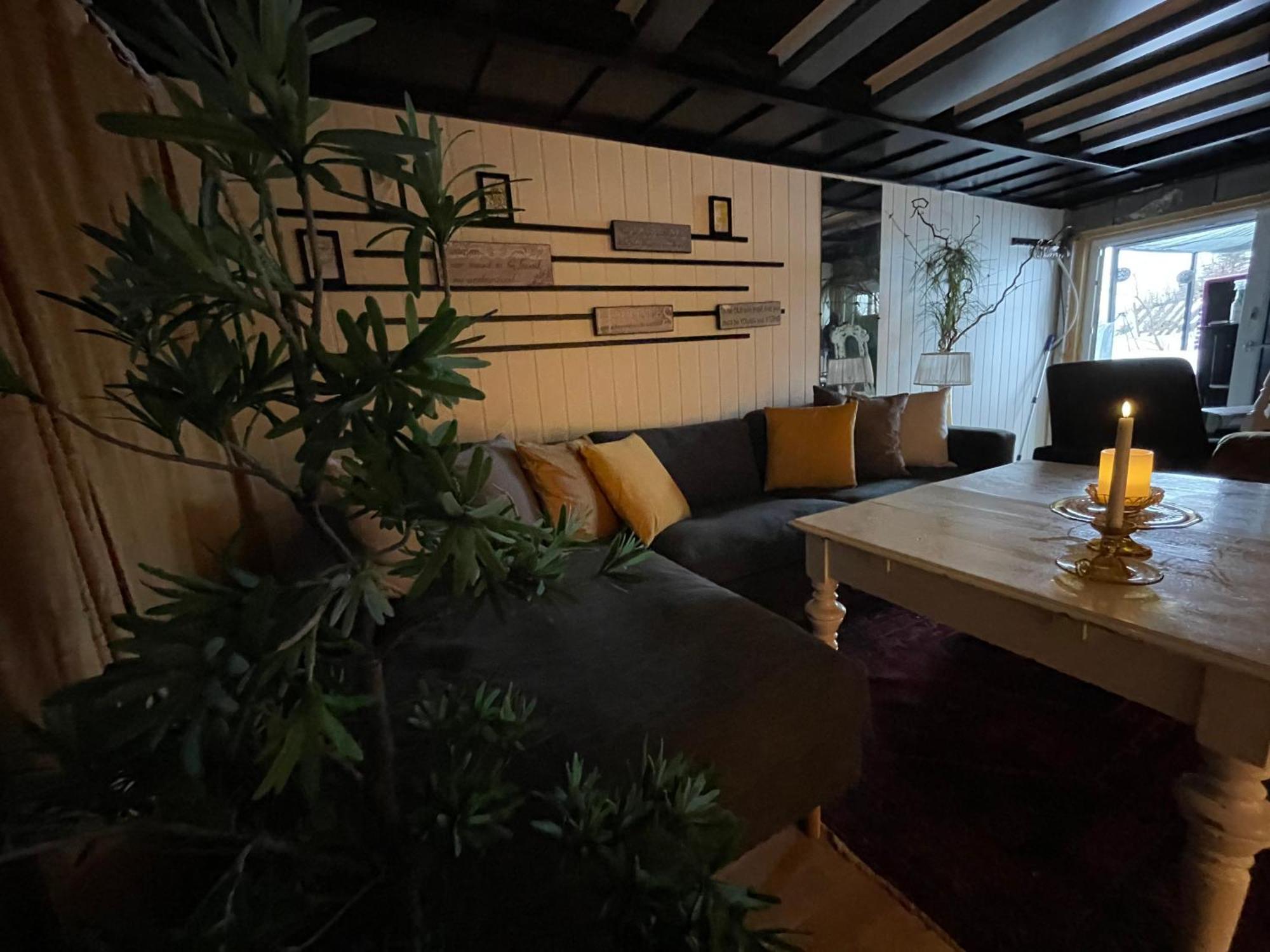 Primitivt Kjellerrom Uten Dusj, Med Delt Toalett Privat bolig